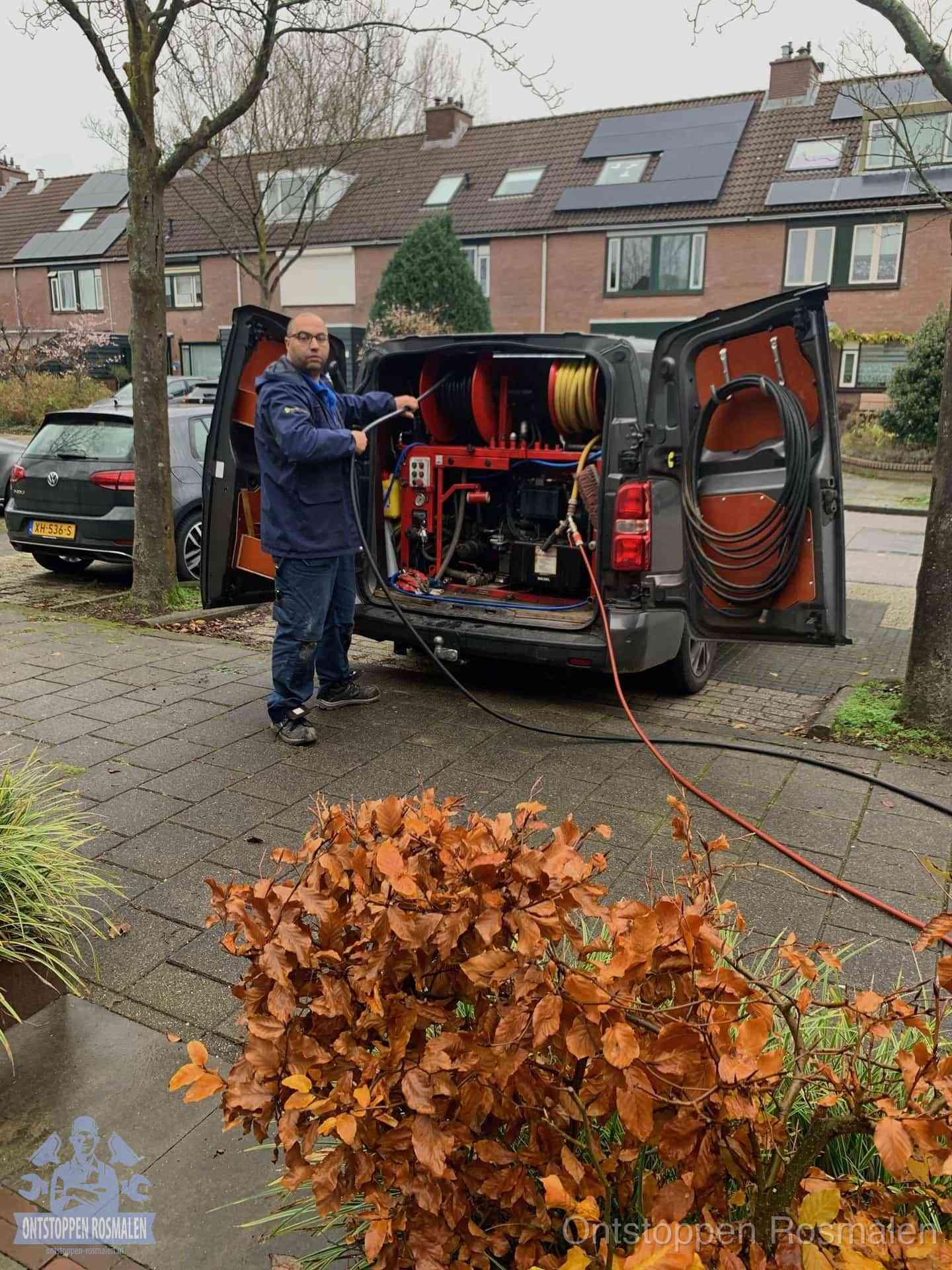 Rioolservice in de wijk in Rosmalen